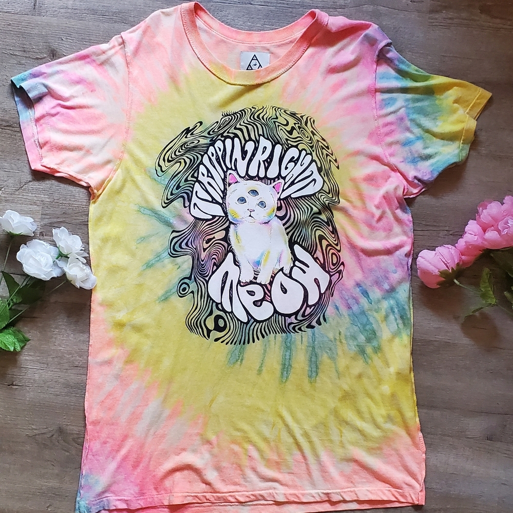 Unif trippin right meow t shirt